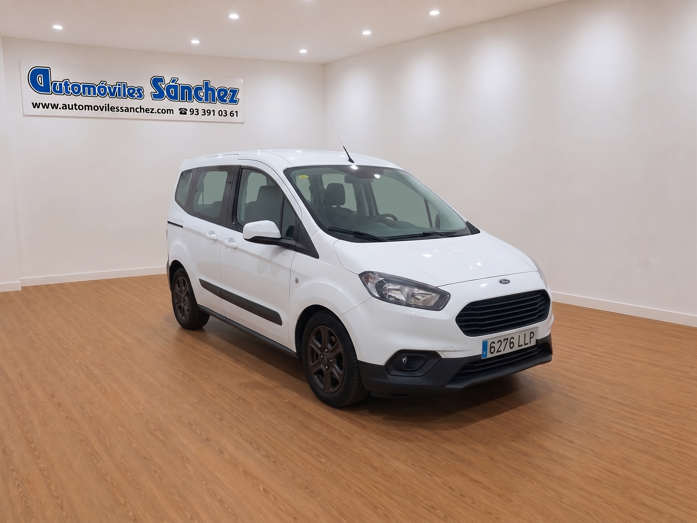 Renting Ford Transit Courier Furgón en Barcelona — Movexa Renting